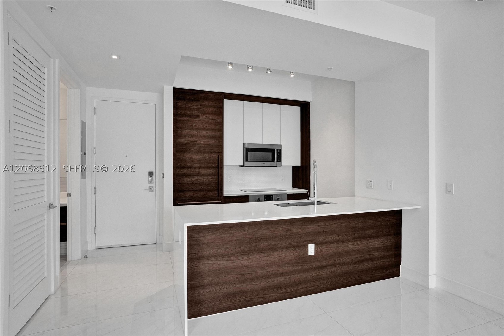 301 Altara Ave #UPH1005, Coral Gables FL 33146