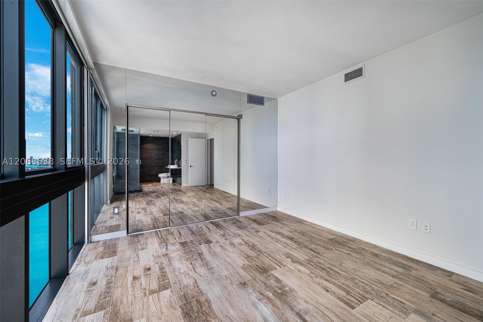 650 NE 32nd St #4407, Miami FL 33137