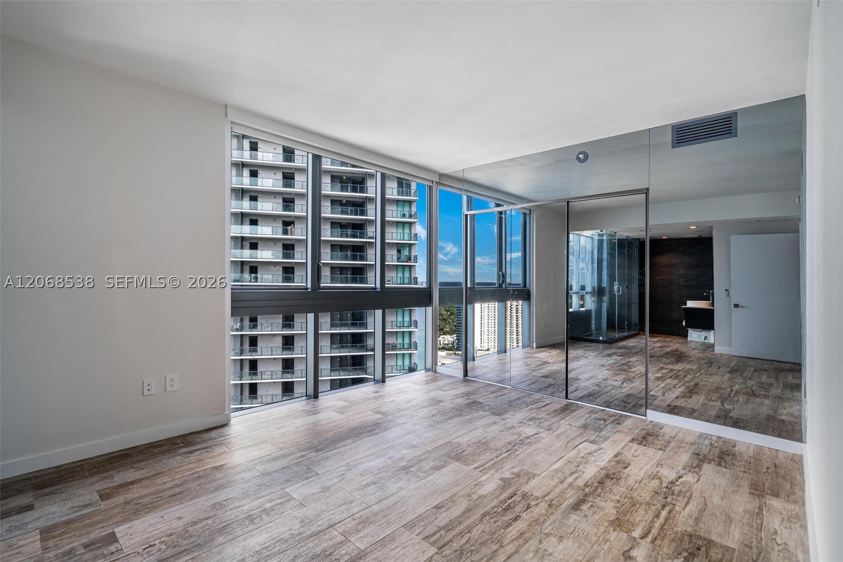 650 NE 32nd St #4407, Miami FL 33137