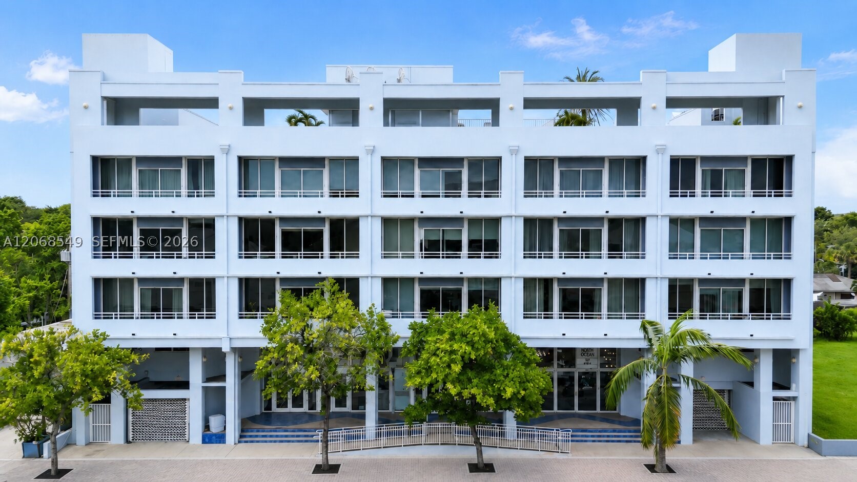3250 Grand Ave #406, Miami FL 33133
