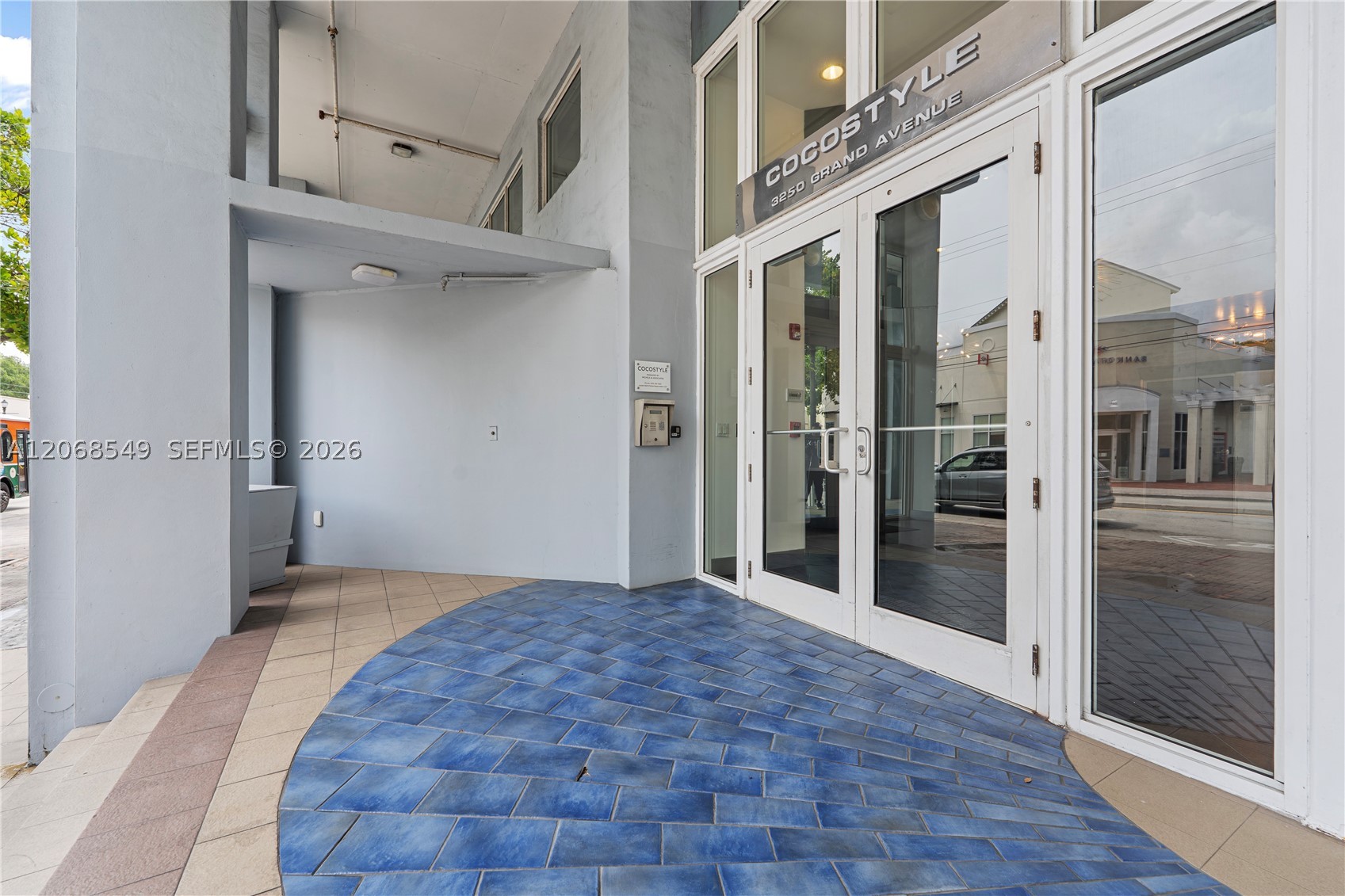 3250 Grand Ave #406, Miami FL 33133