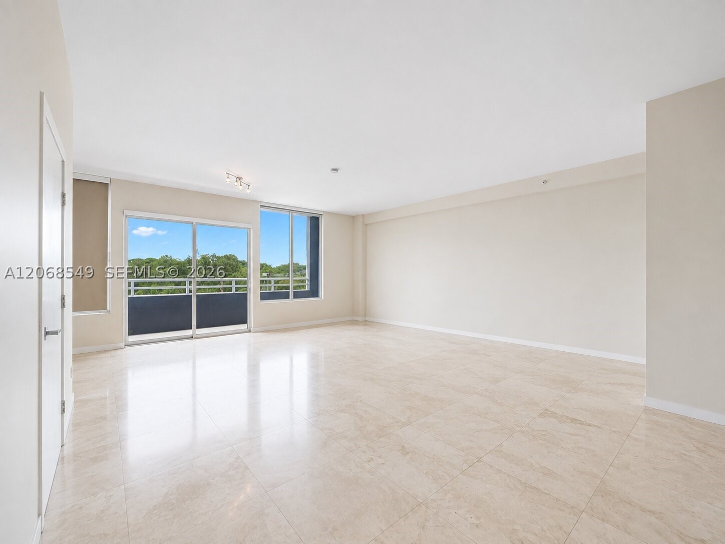 3250 Grand Ave #406, Miami FL 33133