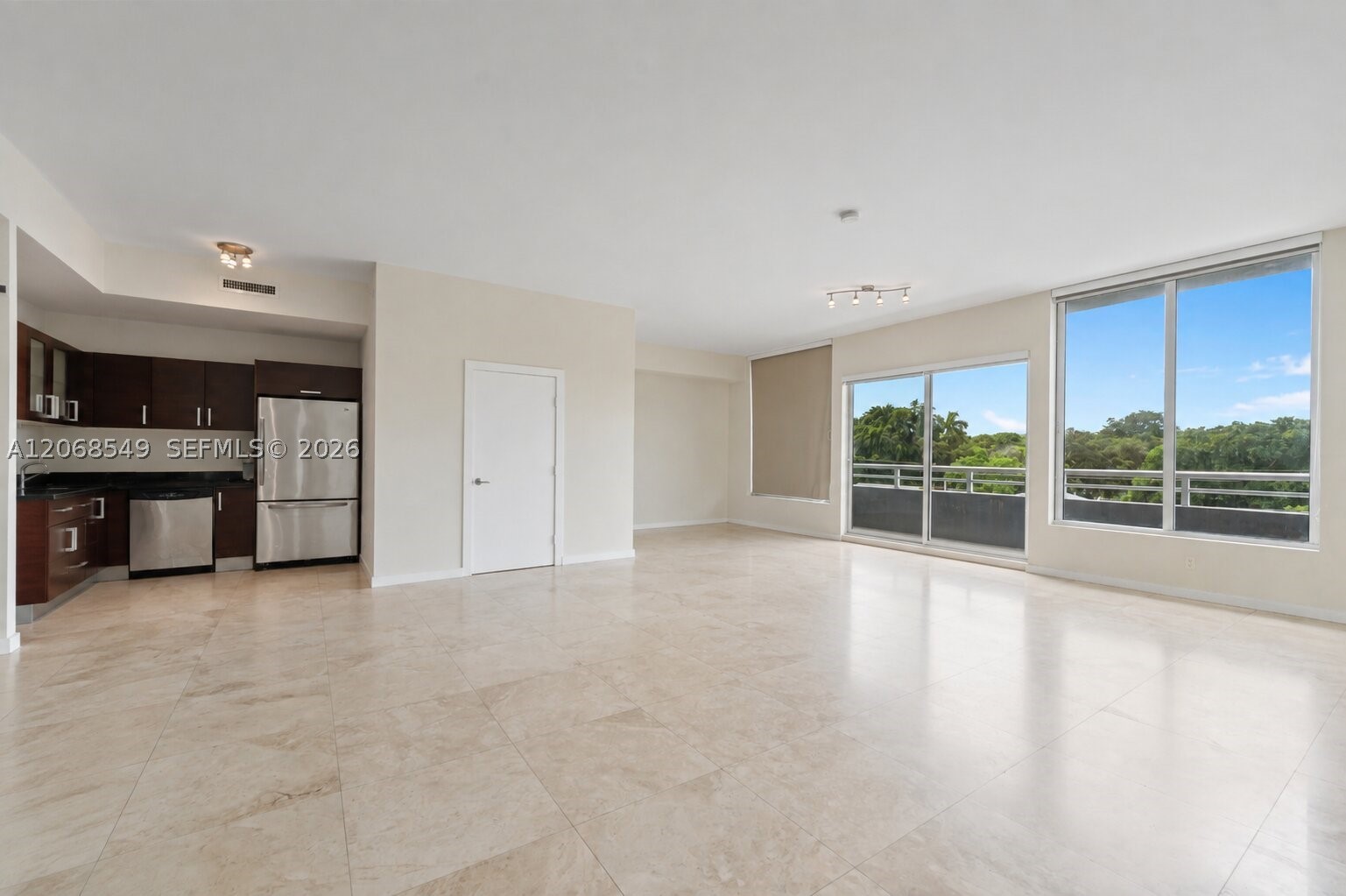 3250 Grand Ave #406, Miami FL 33133