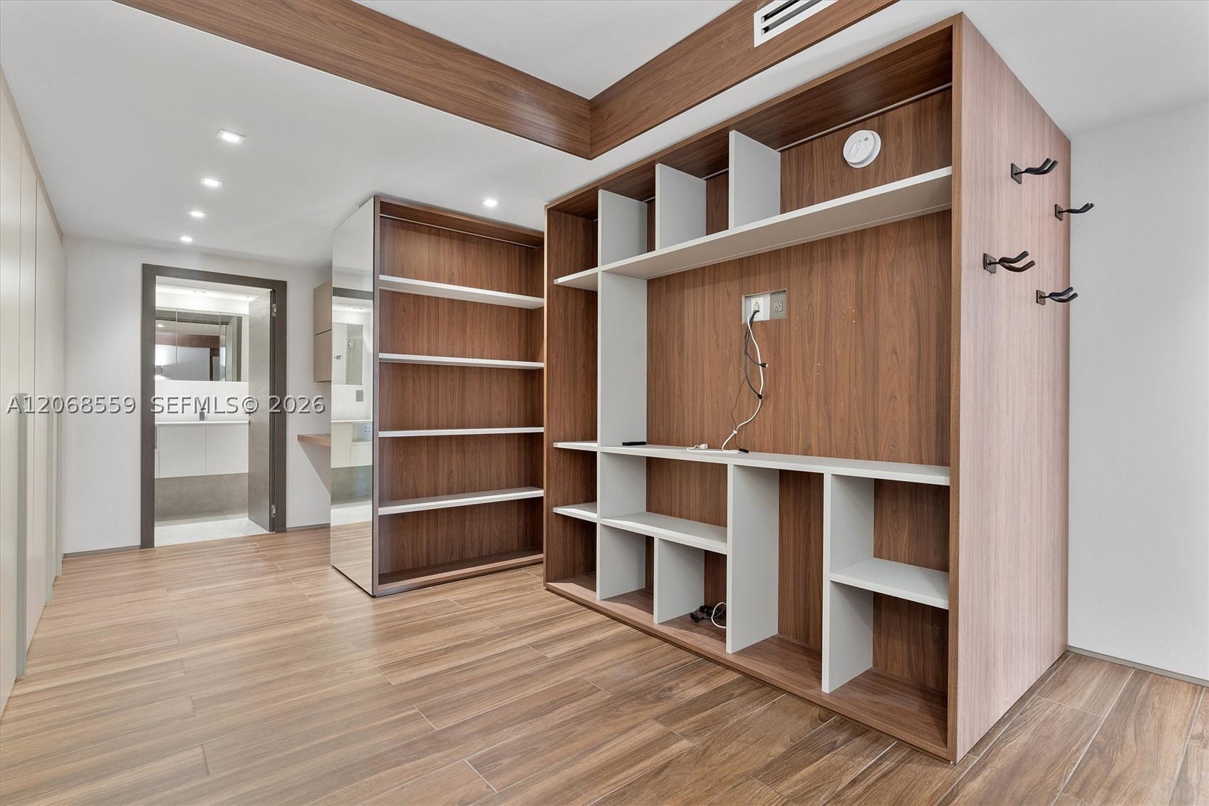 10155 Collins Ave #902, Bal Harbour FL 33154