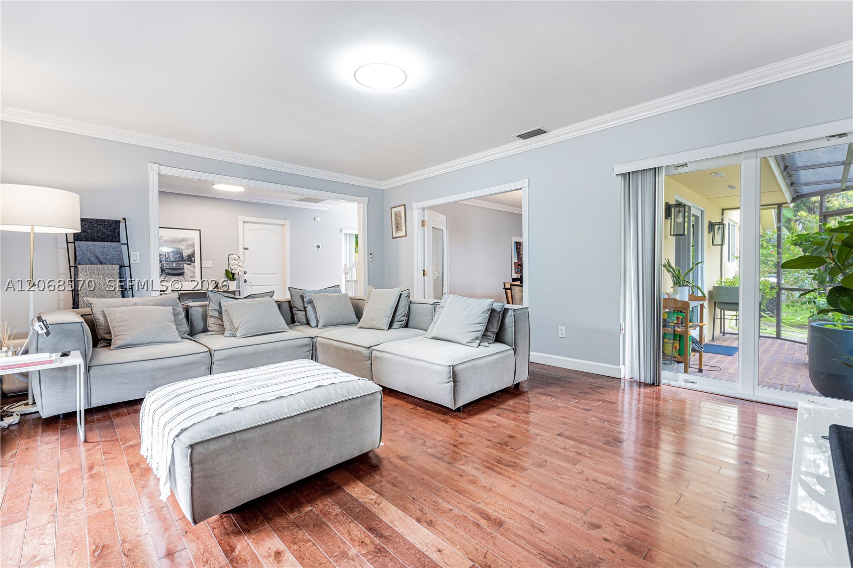 6865 Veronese St, Coral Gables FL 33146