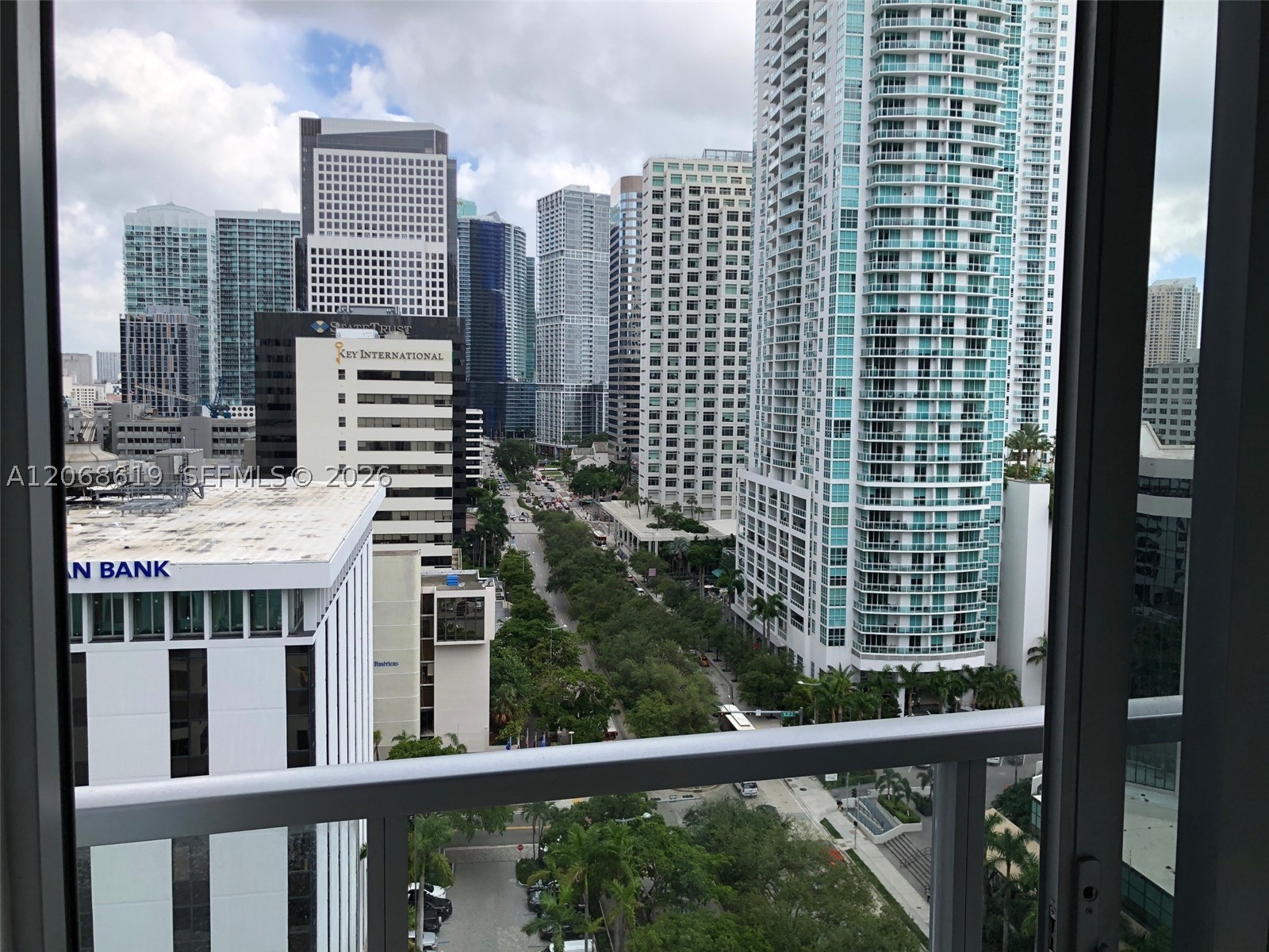 1060 BRICKELL AVE #1501, Miami FL 33131