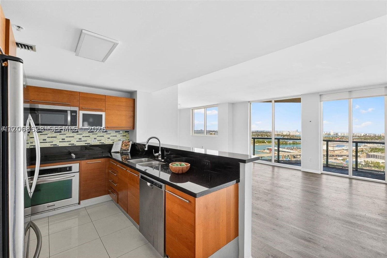 244 Biscayne Blvd #3702, Miami FL 33132