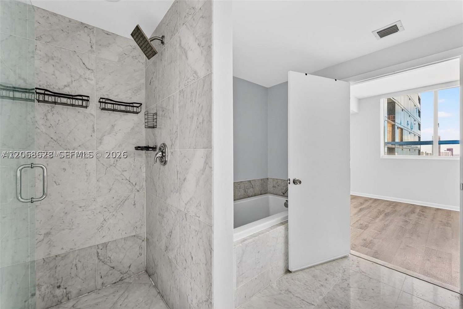 244 Biscayne Blvd #3702, Miami FL 33132