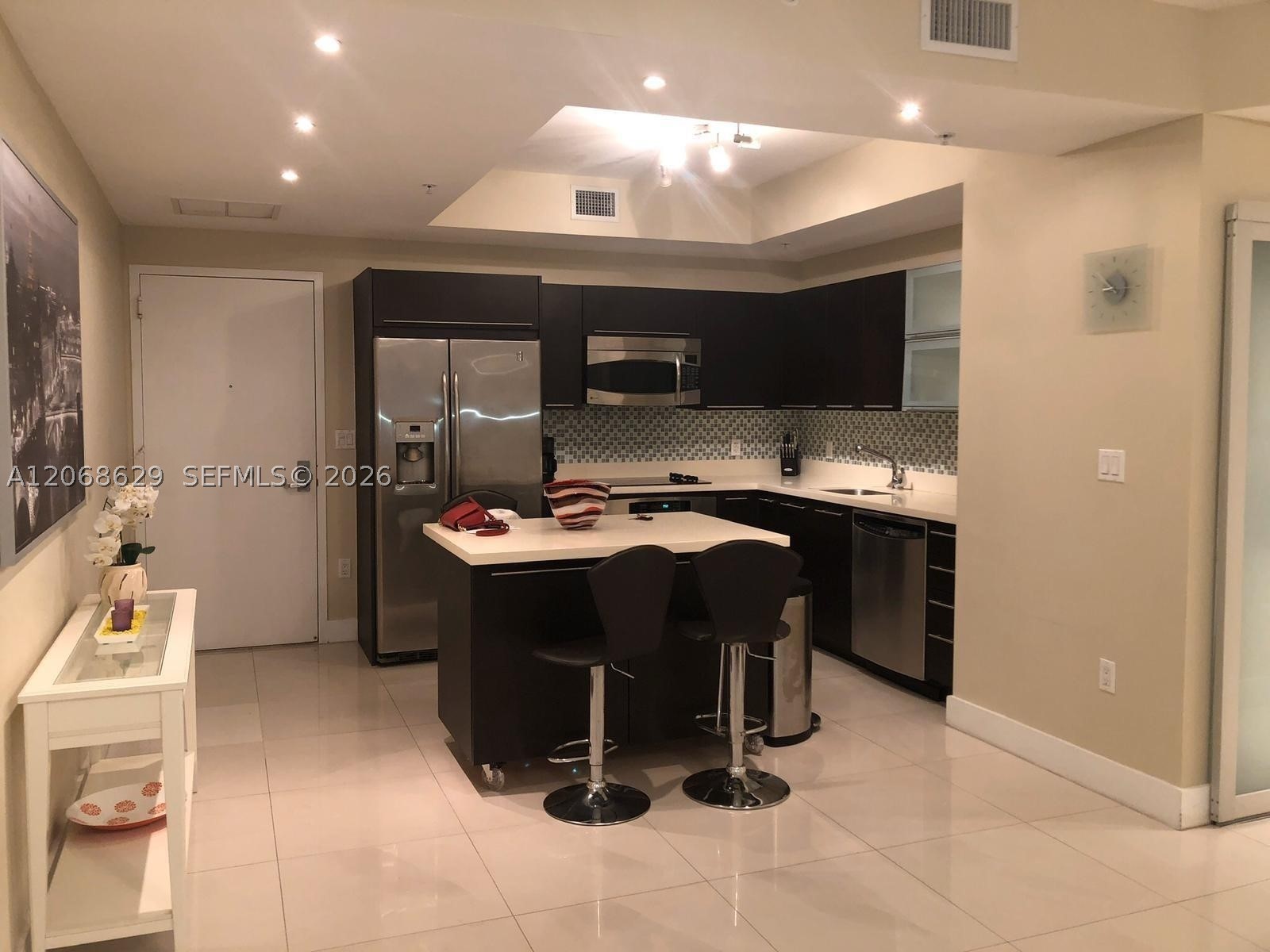 90 SW 3rd St #3802, Miami FL 33130