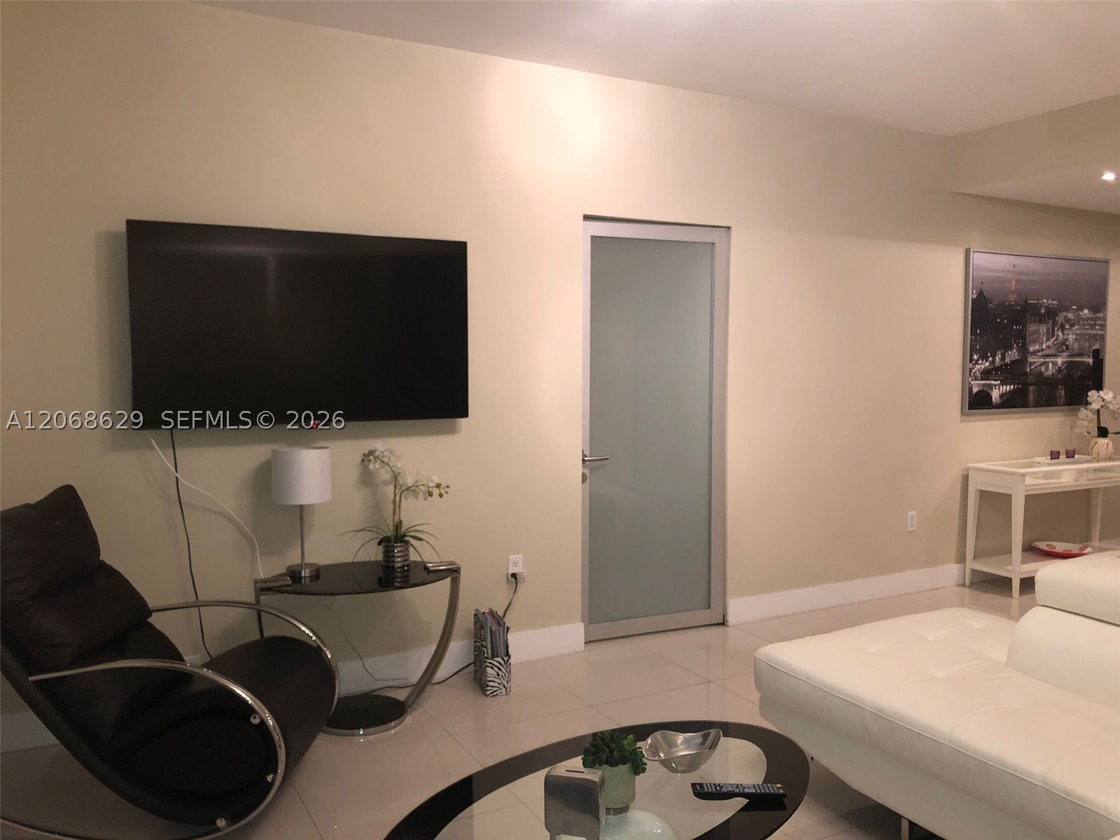 90 SW 3rd St #3802, Miami FL 33130