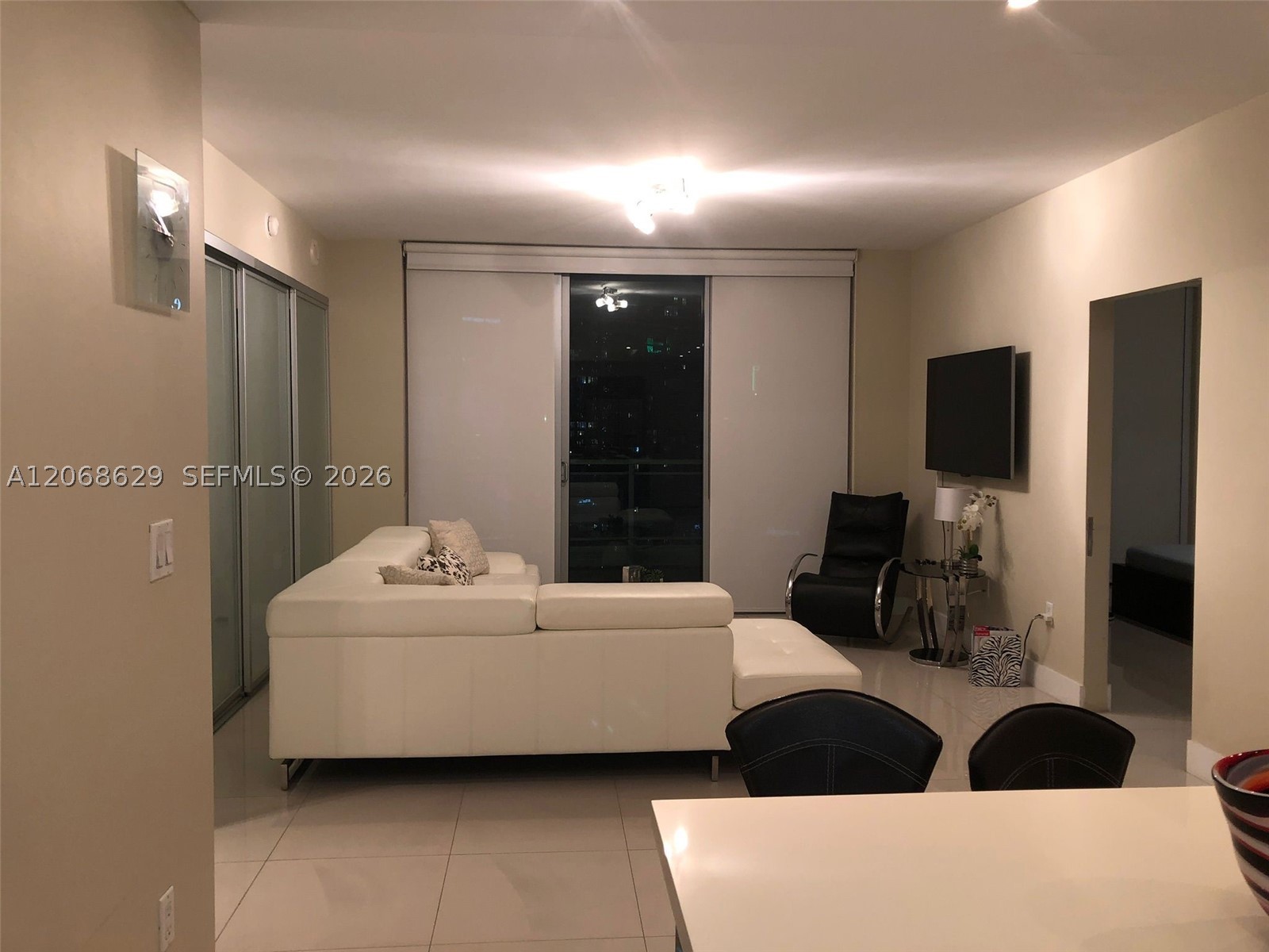 90 SW 3rd St #3802, Miami FL 33130