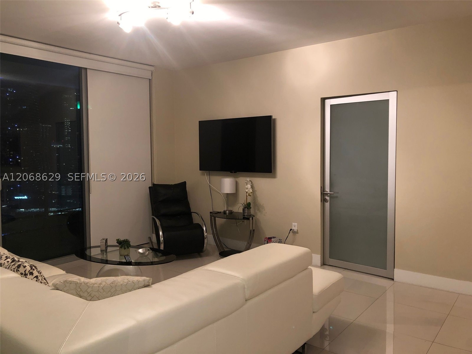 90 SW 3rd St #3802, Miami FL 33130