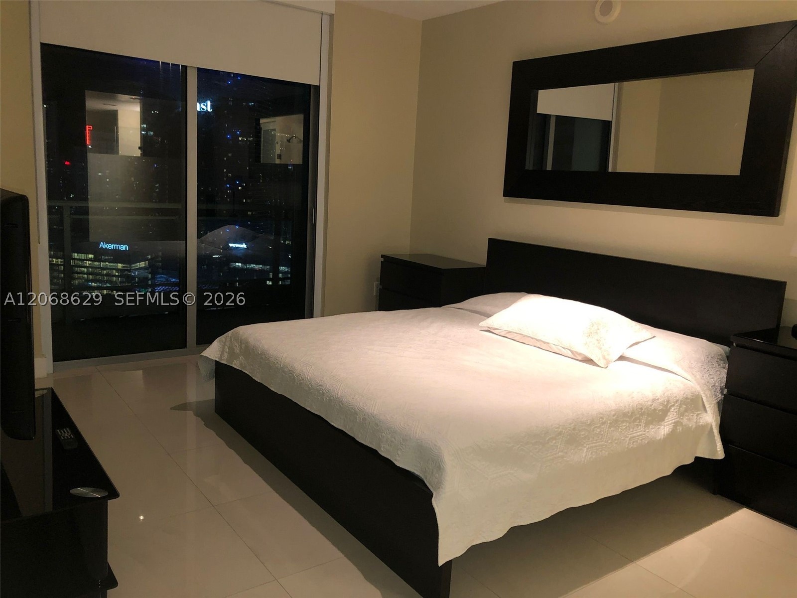 90 SW 3rd St #3802, Miami FL 33130