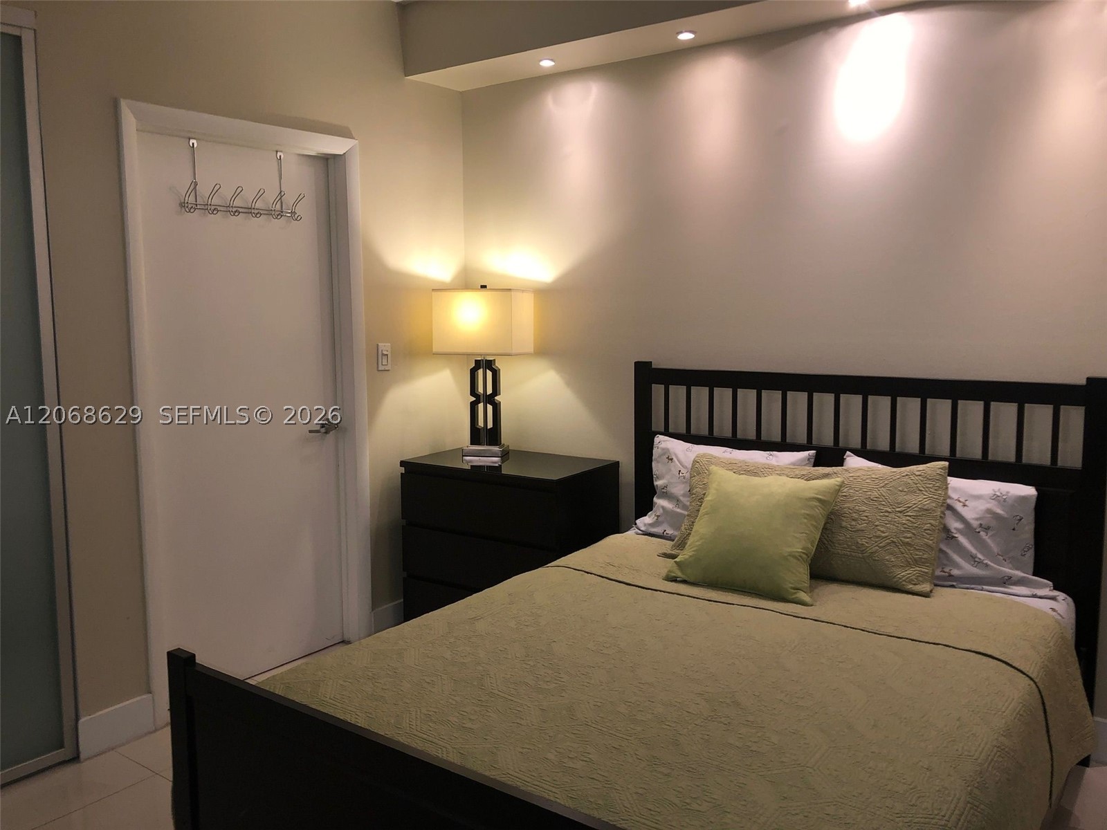90 SW 3rd St #3802, Miami FL 33130