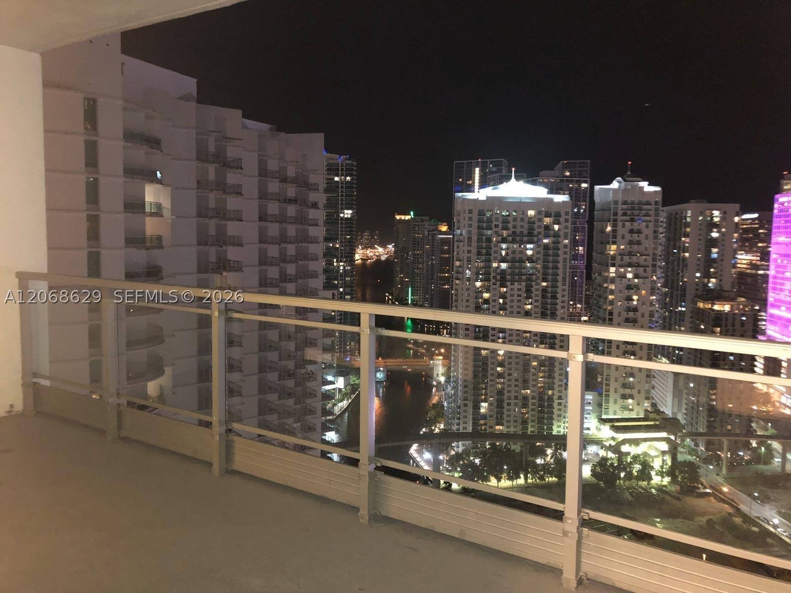 90 SW 3rd St #3802, Miami FL 33130