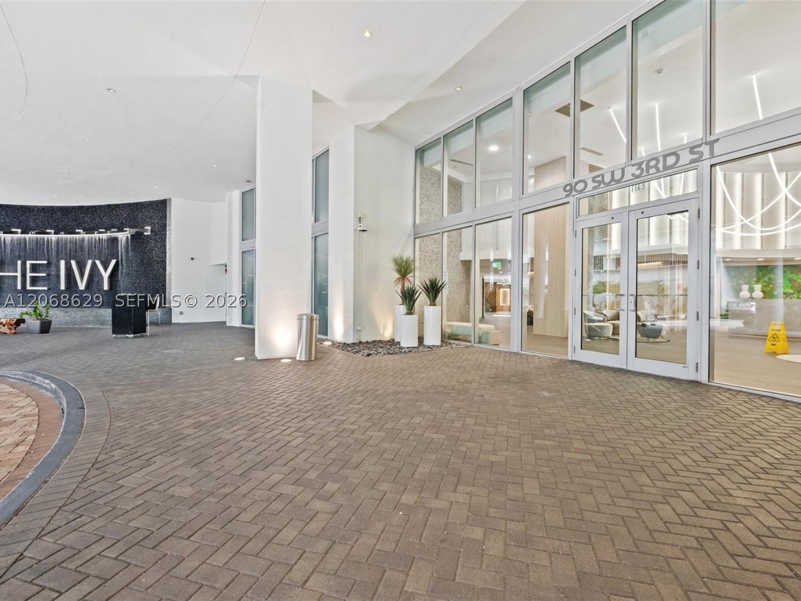 90 SW 3rd St #3802, Miami FL 33130