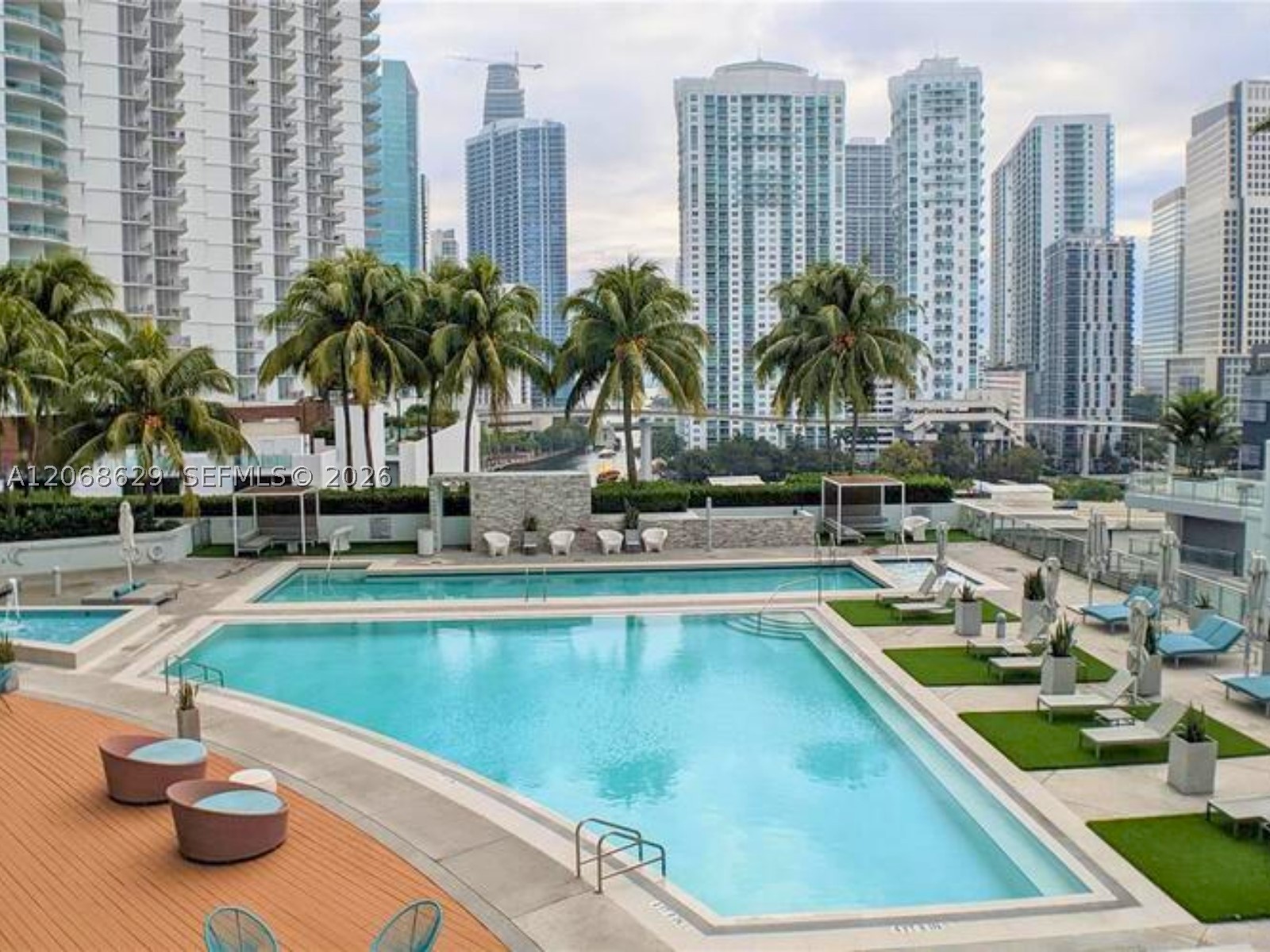 90 SW 3rd St #3802, Miami FL 33130
