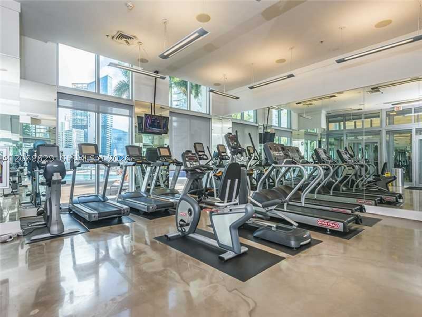 90 SW 3rd St #3802, Miami FL 33130