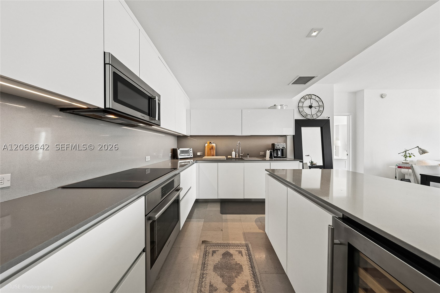 68 SE 6th St #2909, Miami FL 33131