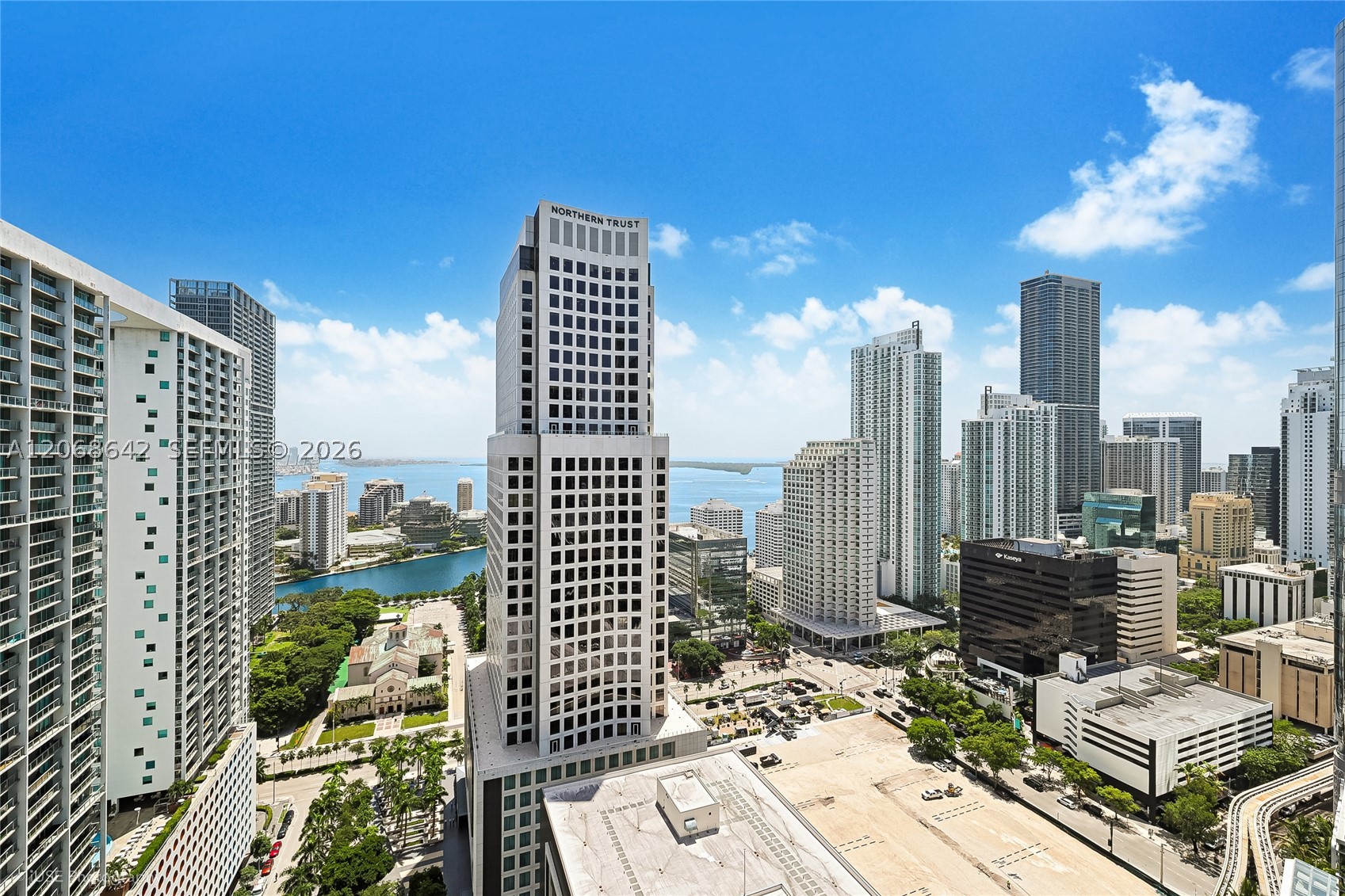 68 SE 6th St #2909, Miami FL 33131