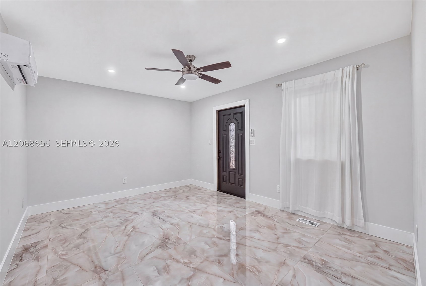 700 W 51st Pl, Hialeah FL 33012