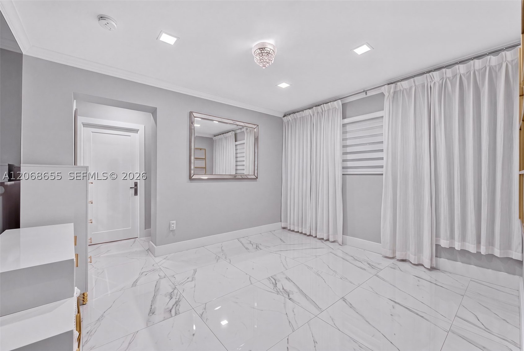 700 W 51st Pl, Hialeah FL 33012