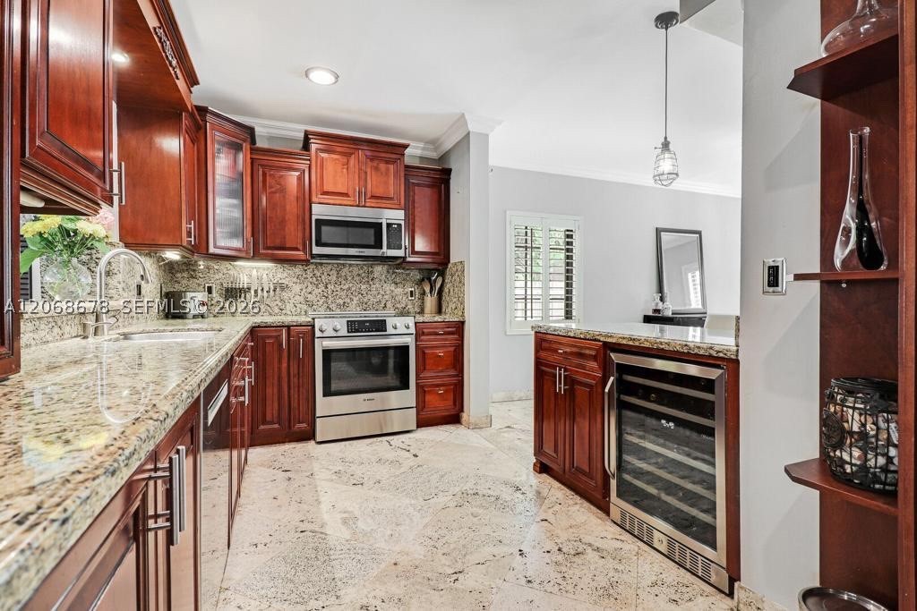 111 SW 29th Rd, Miami FL 33129