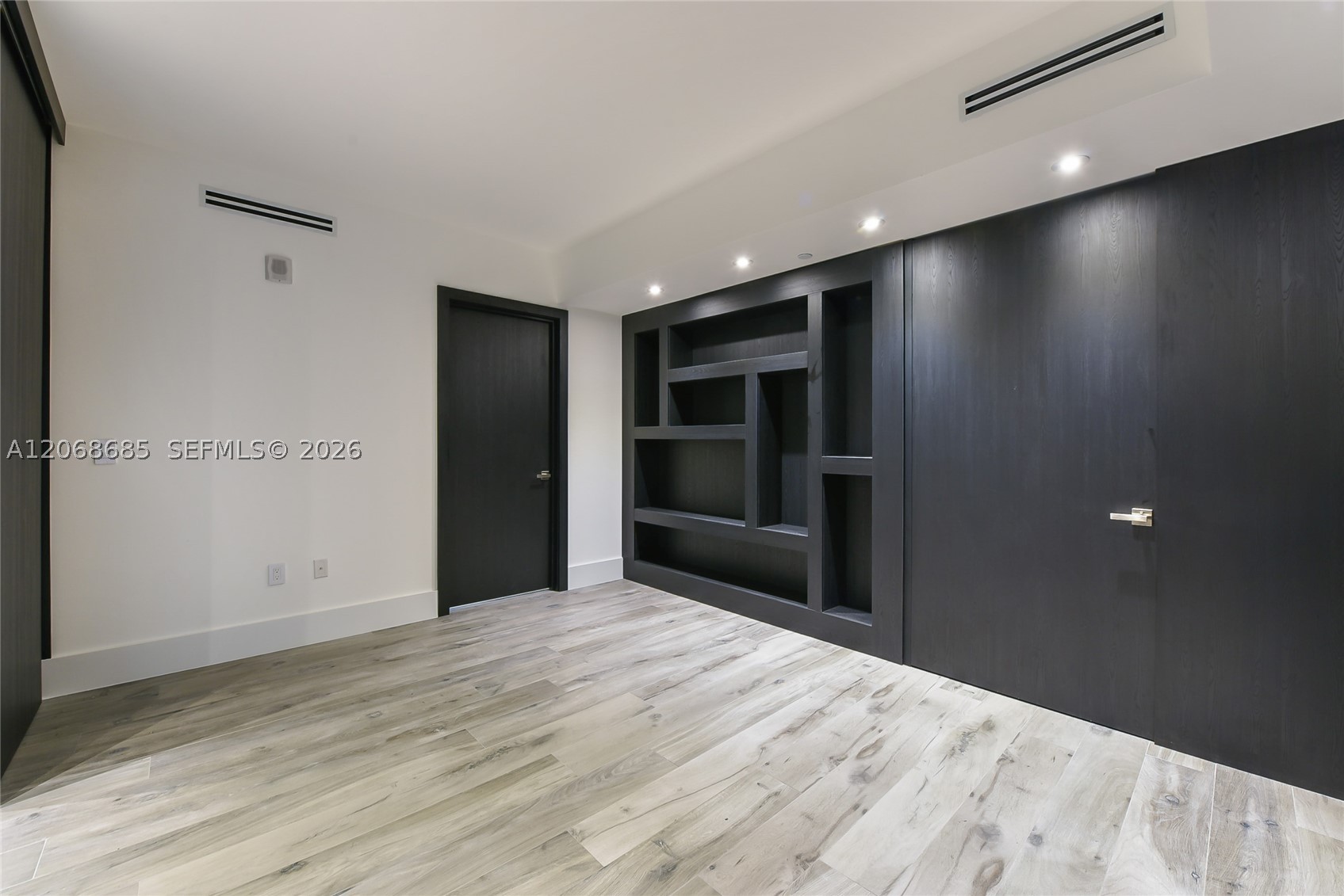 1010 Brickell Ave #3905, Miami FL 33131