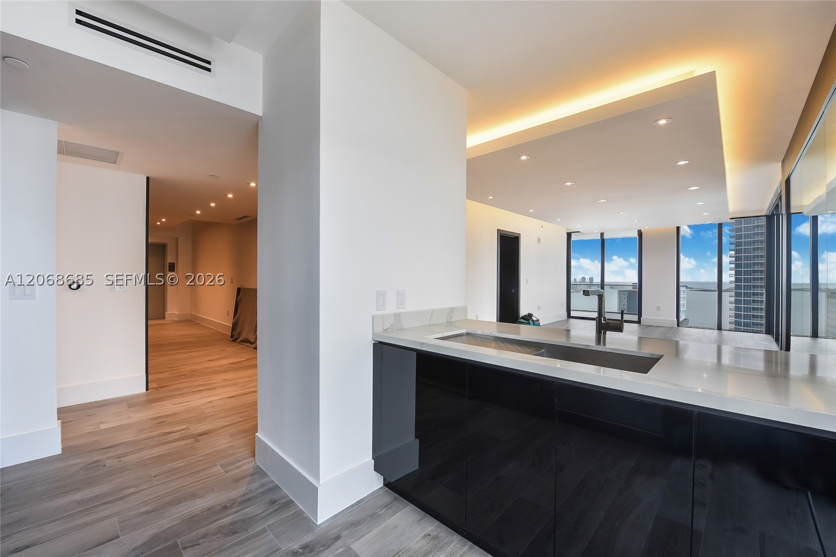 1010 Brickell Ave #3905, Miami FL 33131