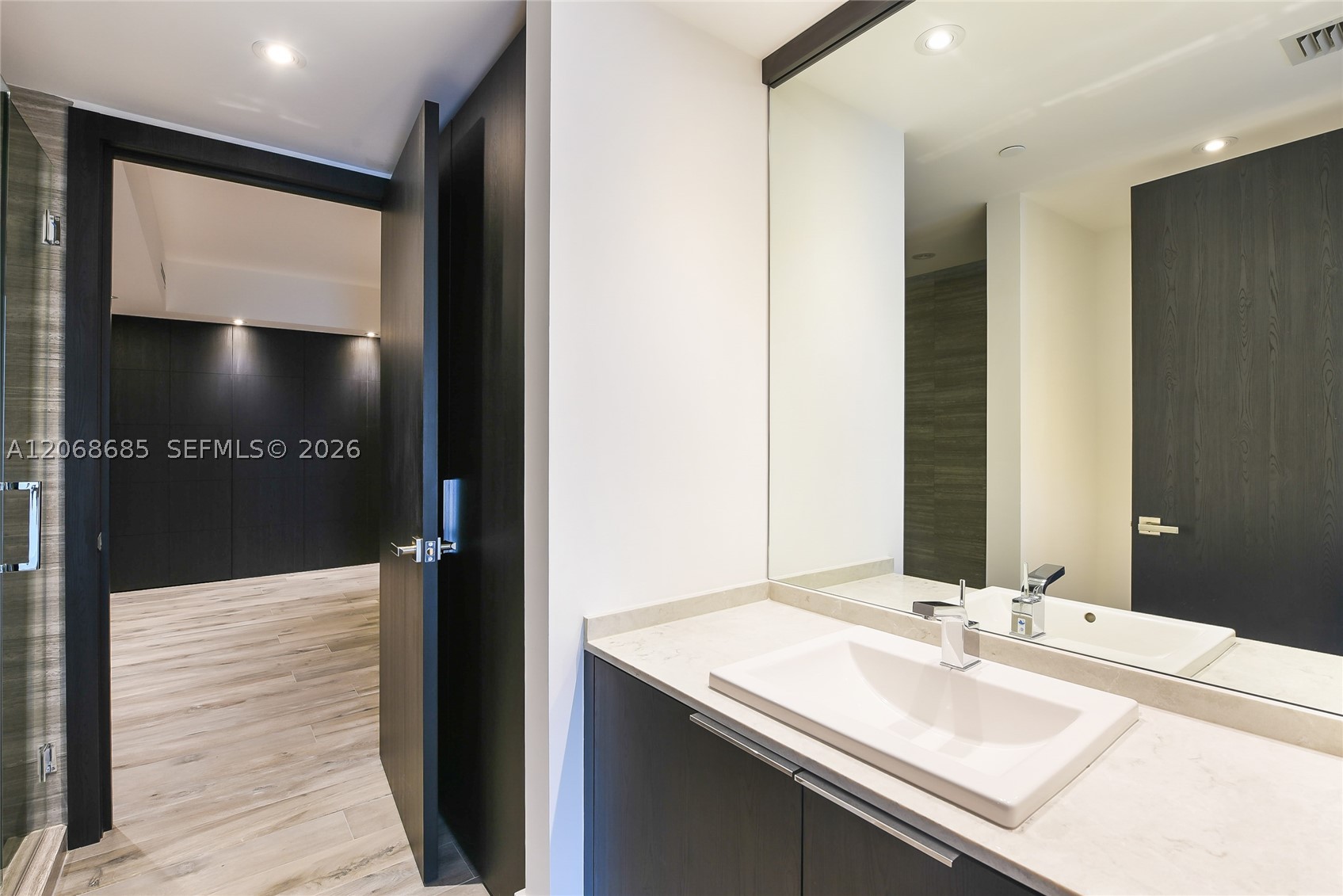 1010 Brickell Ave #3905, Miami FL 33131