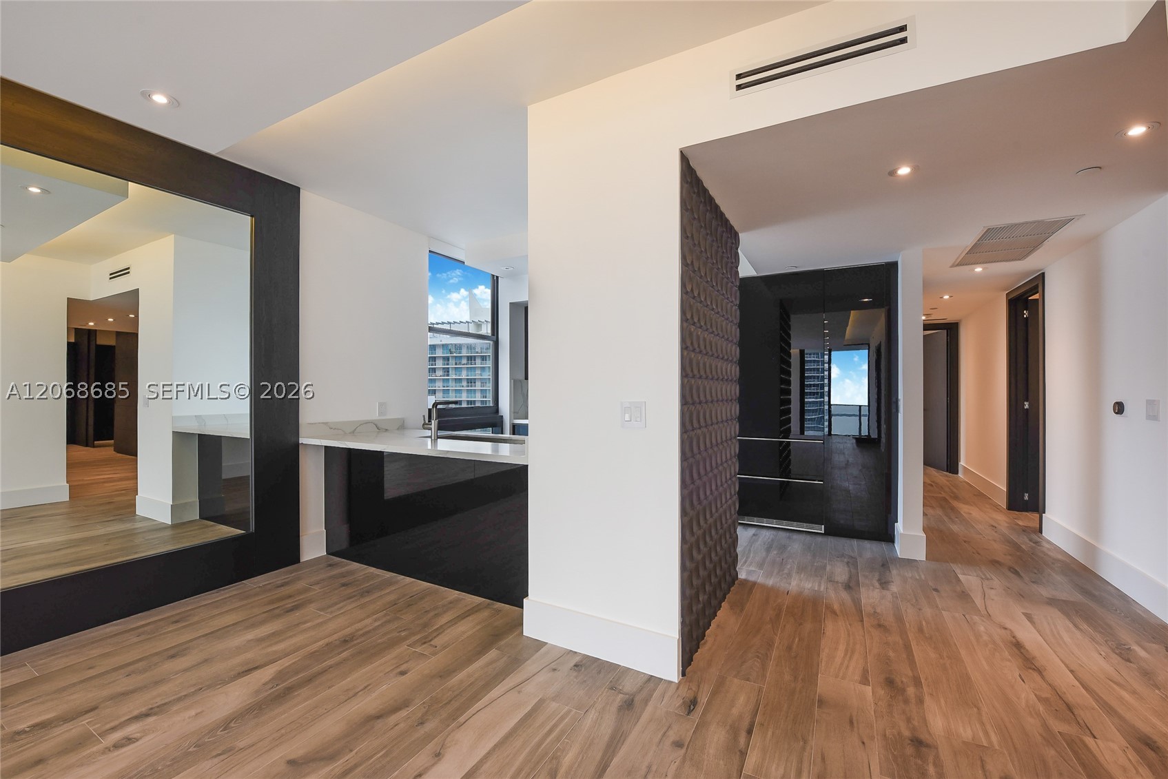 1010 Brickell Ave #3905, Miami FL 33131