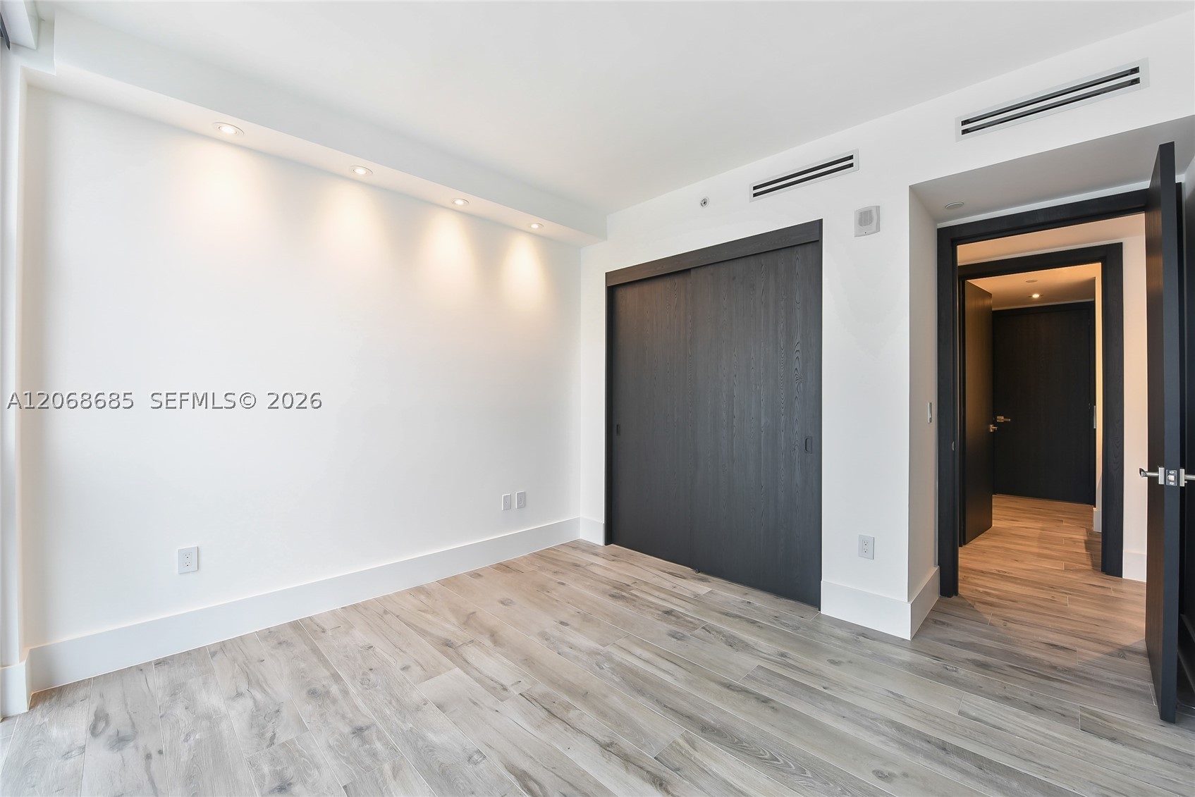 1010 Brickell Ave #3905, Miami FL 33131