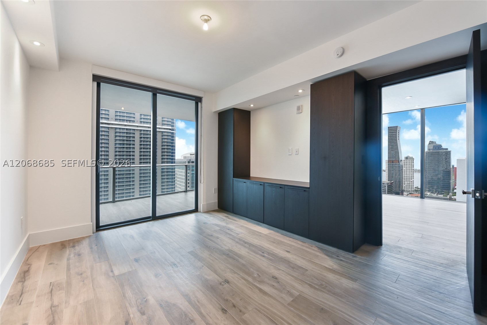 1010 Brickell Ave #3905, Miami FL 33131
