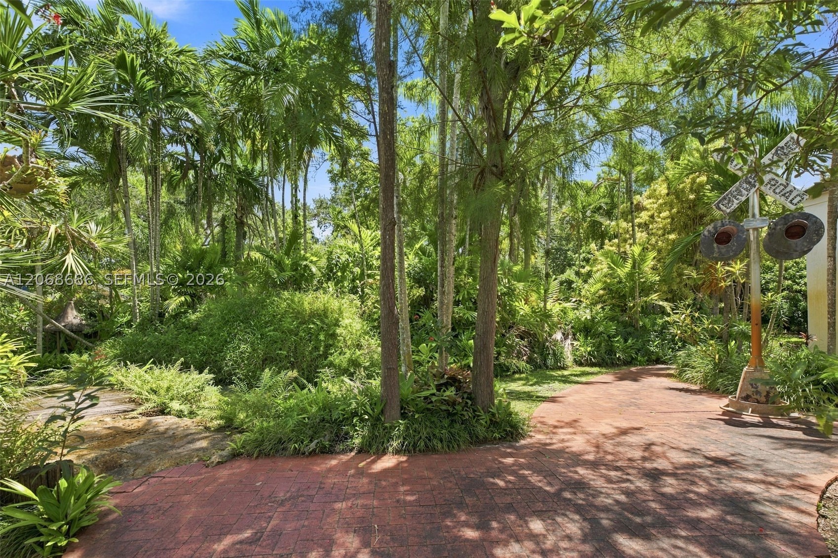 5885 SW 56th St, Miami FL 33155