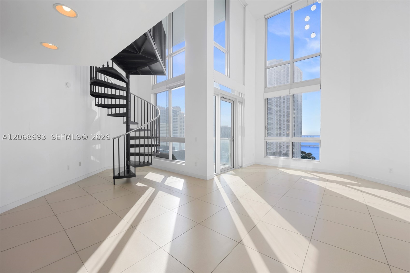 300 S Biscayne Blvd #L-1214, Miami FL 33131