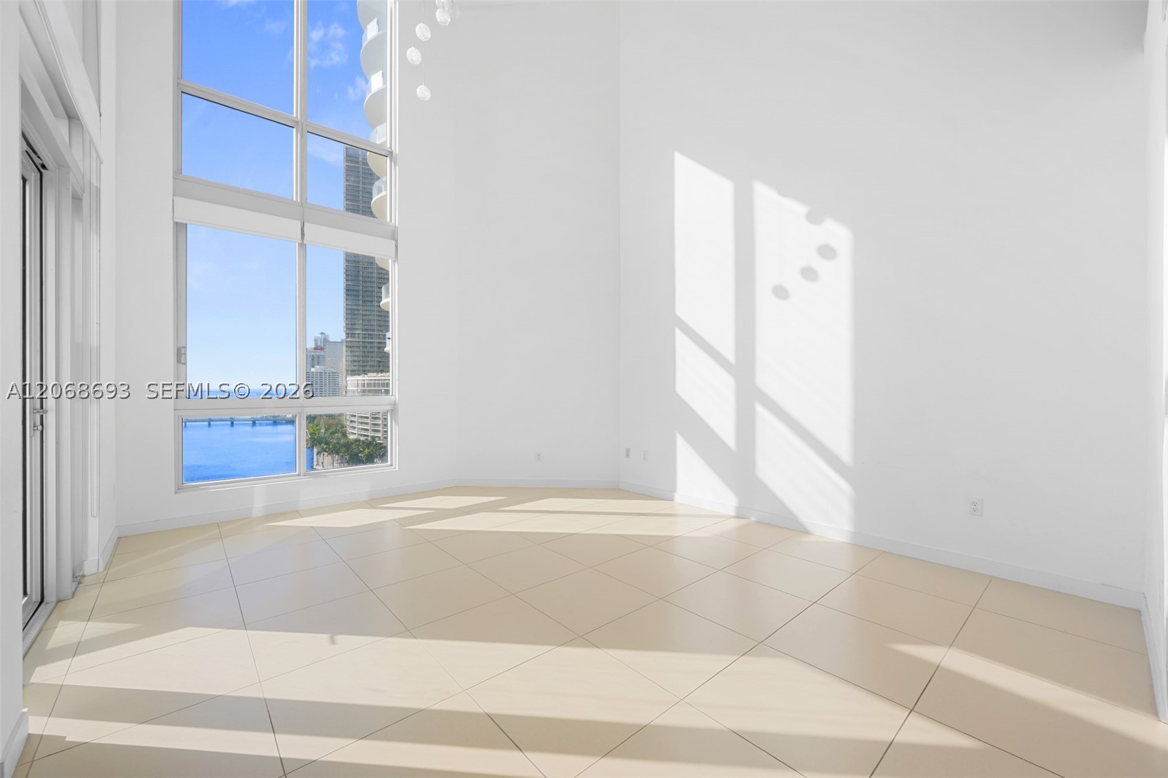 300 S Biscayne Blvd #L-1214, Miami FL 33131
