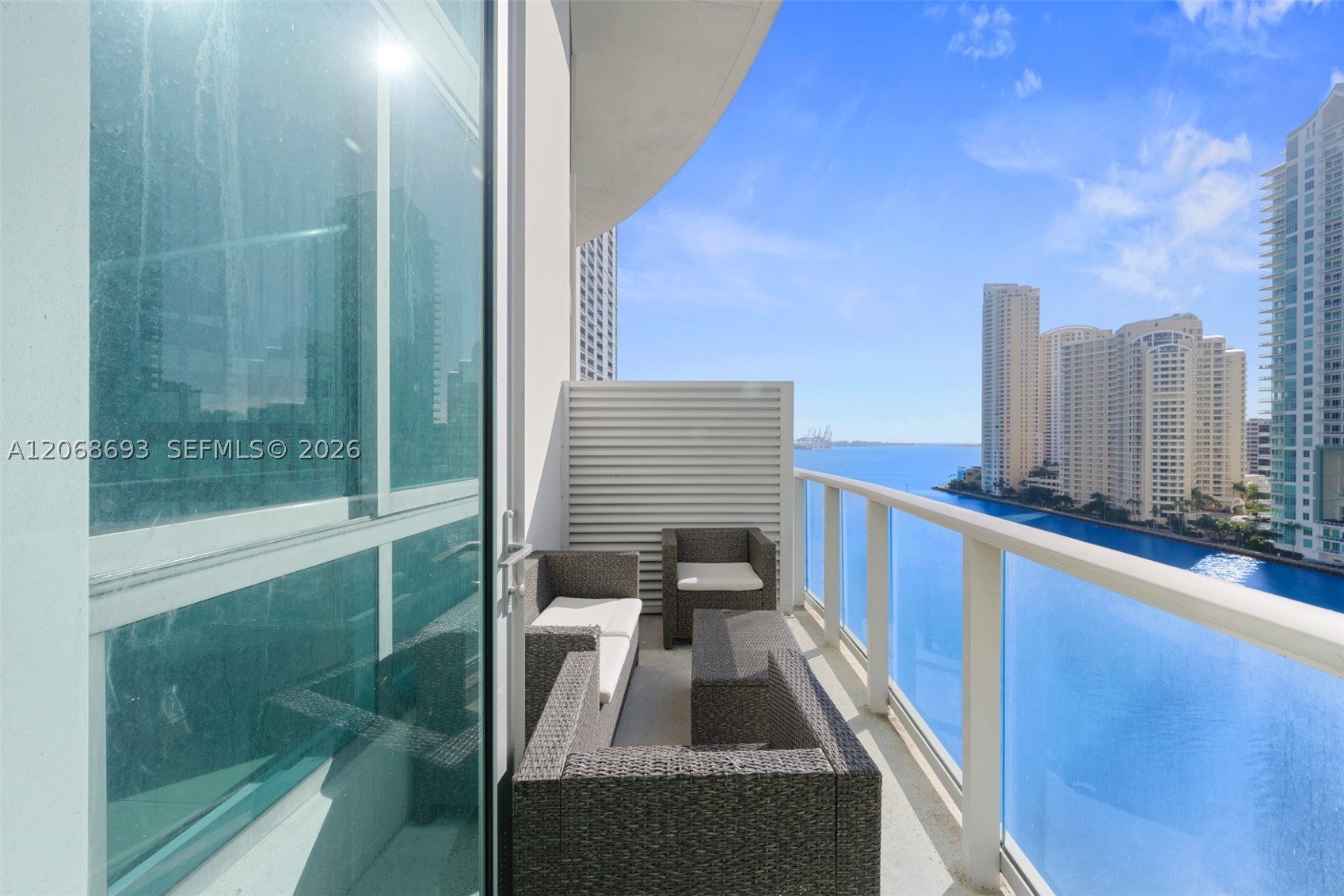 300 S Biscayne Blvd #L-1214, Miami FL 33131