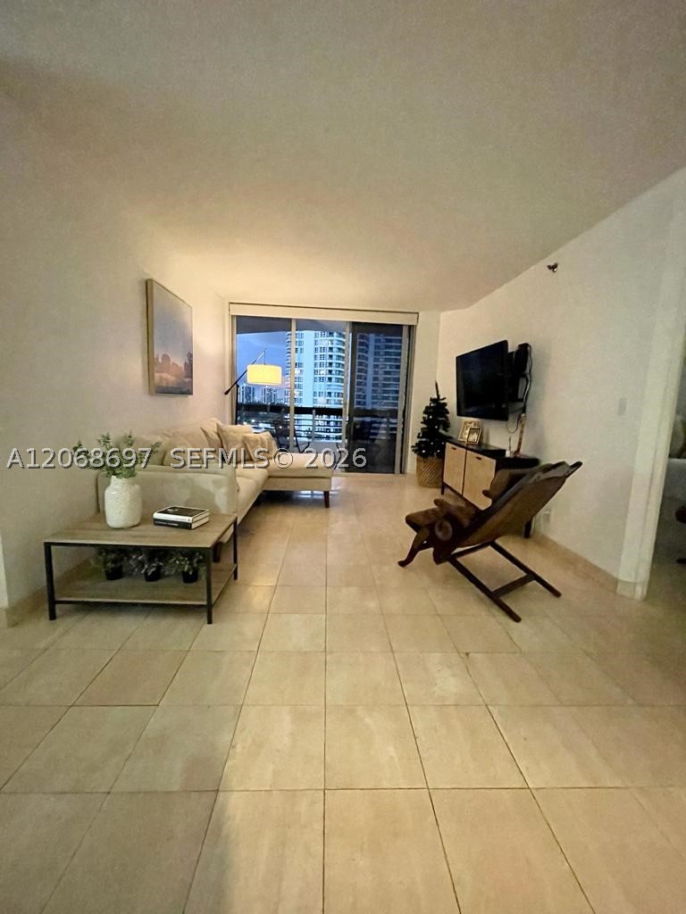 3600 Mystic Pointe dr #1010, Aventura FL 33180