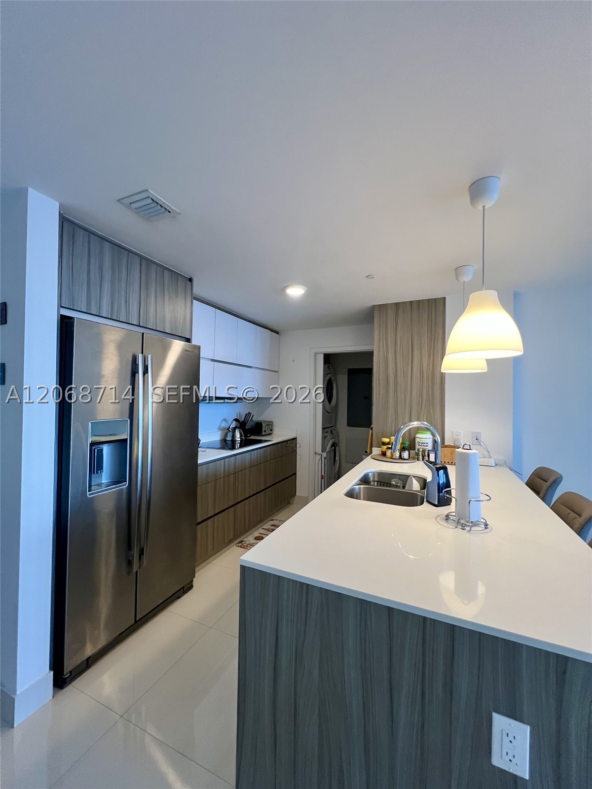 600 NE 27th St #1604, Miami FL 33137