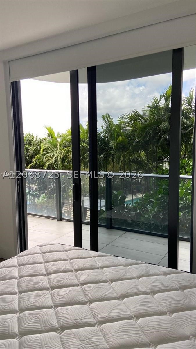 121 NE 34th St #915, Miami FL 33137