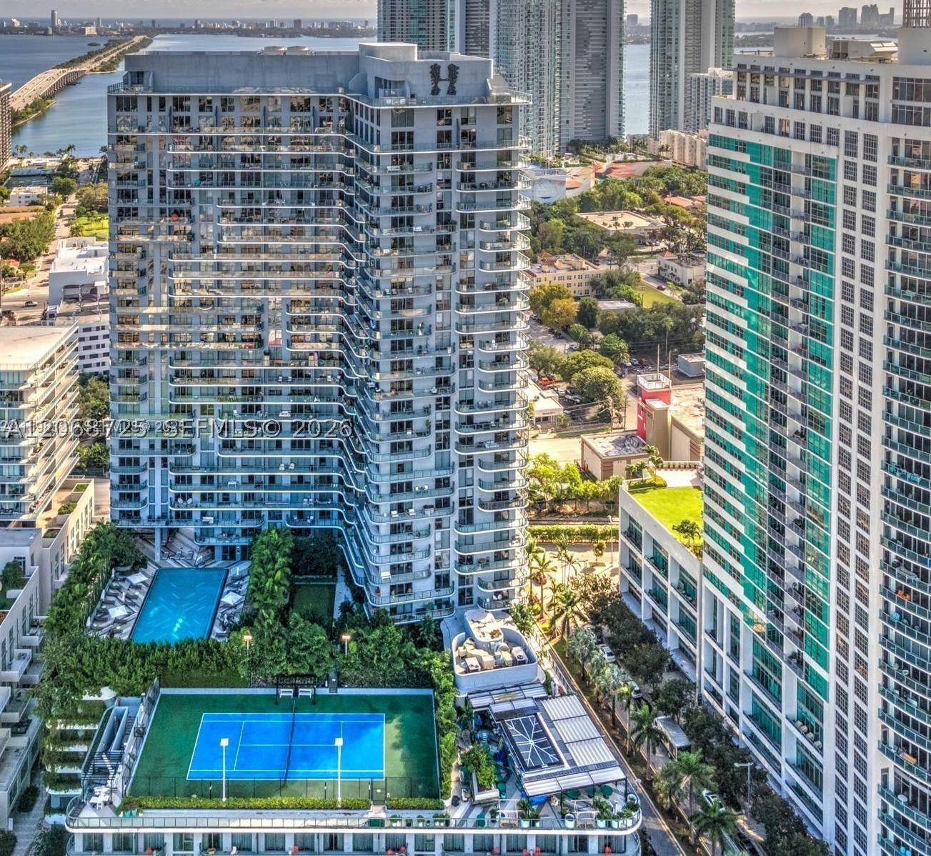 121 NE 34th St #915, Miami FL 33137