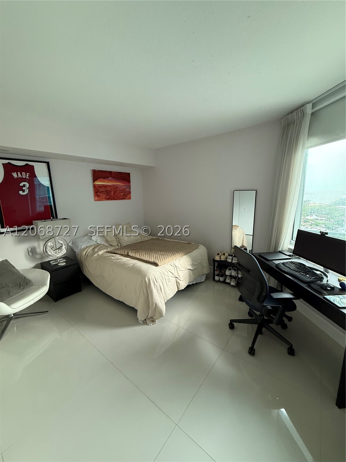 335 S Biscayne Blvd #1805, Miami FL 33131