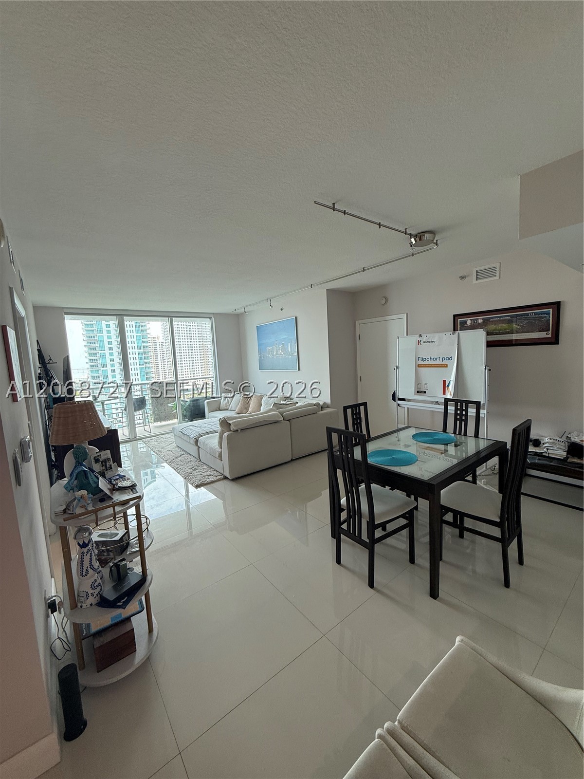 335 S Biscayne Blvd #1805, Miami FL 33131