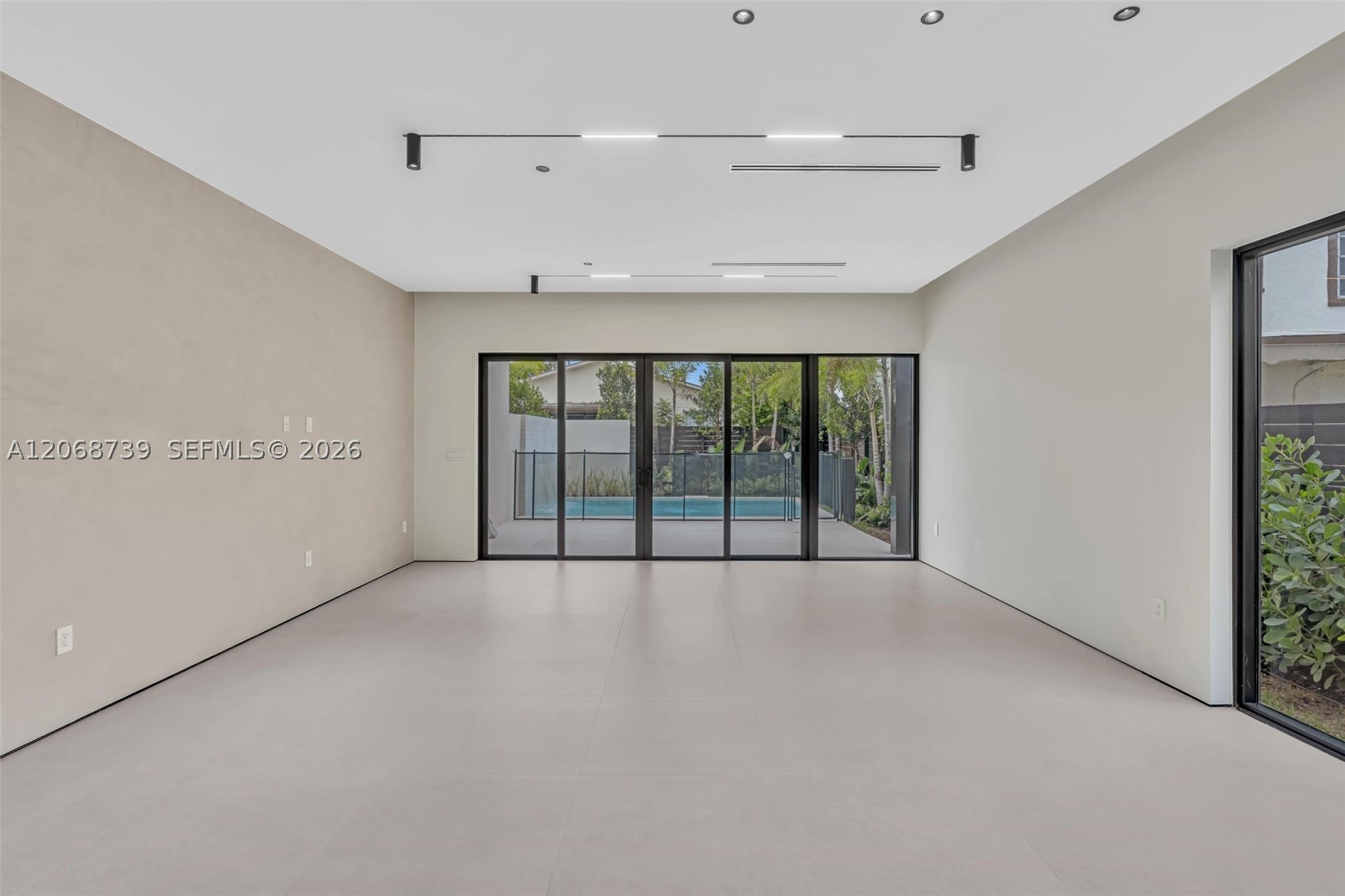 2222 SW 14th St #right, Miami FL 33145