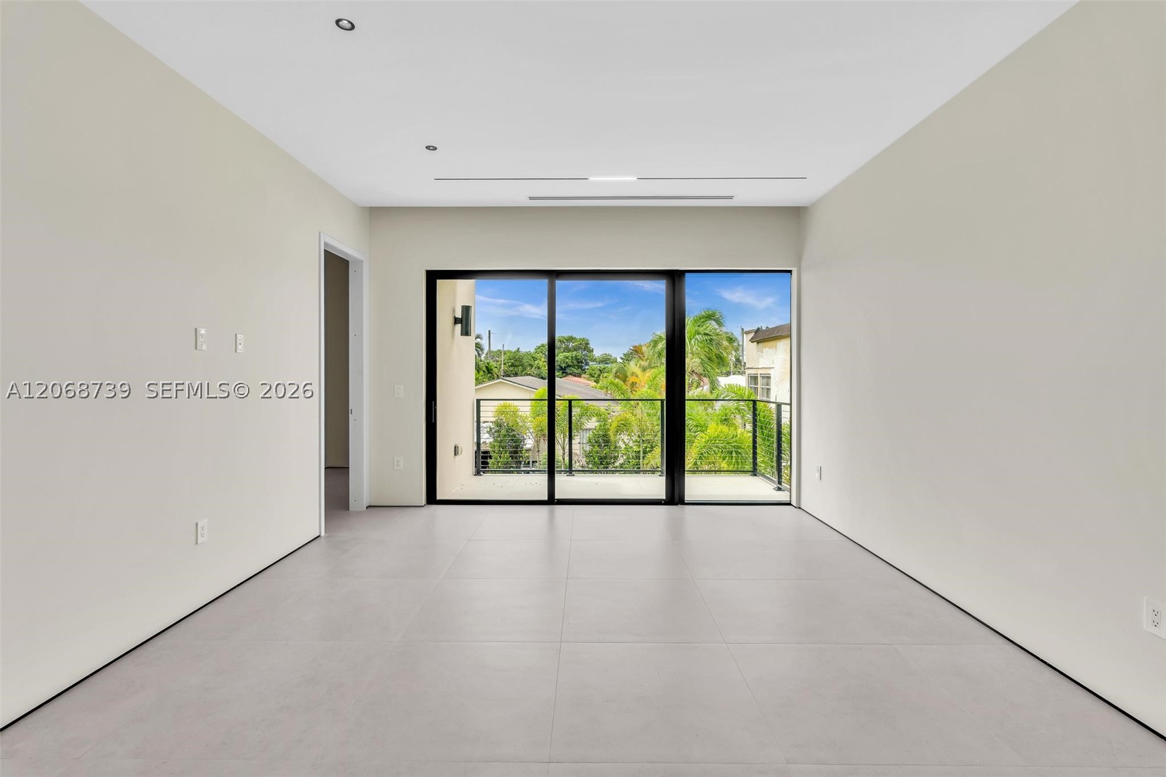 2222 SW 14th St #right, Miami FL 33145