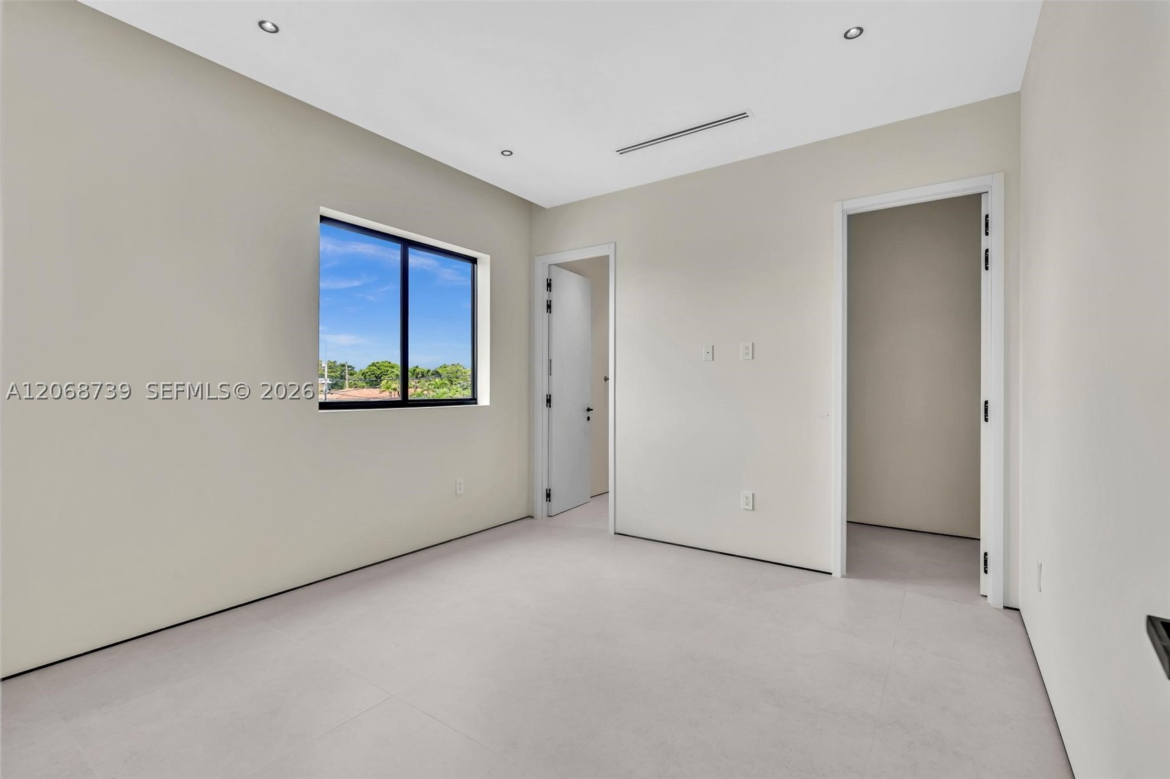 2222 SW 14th St #right, Miami FL 33145