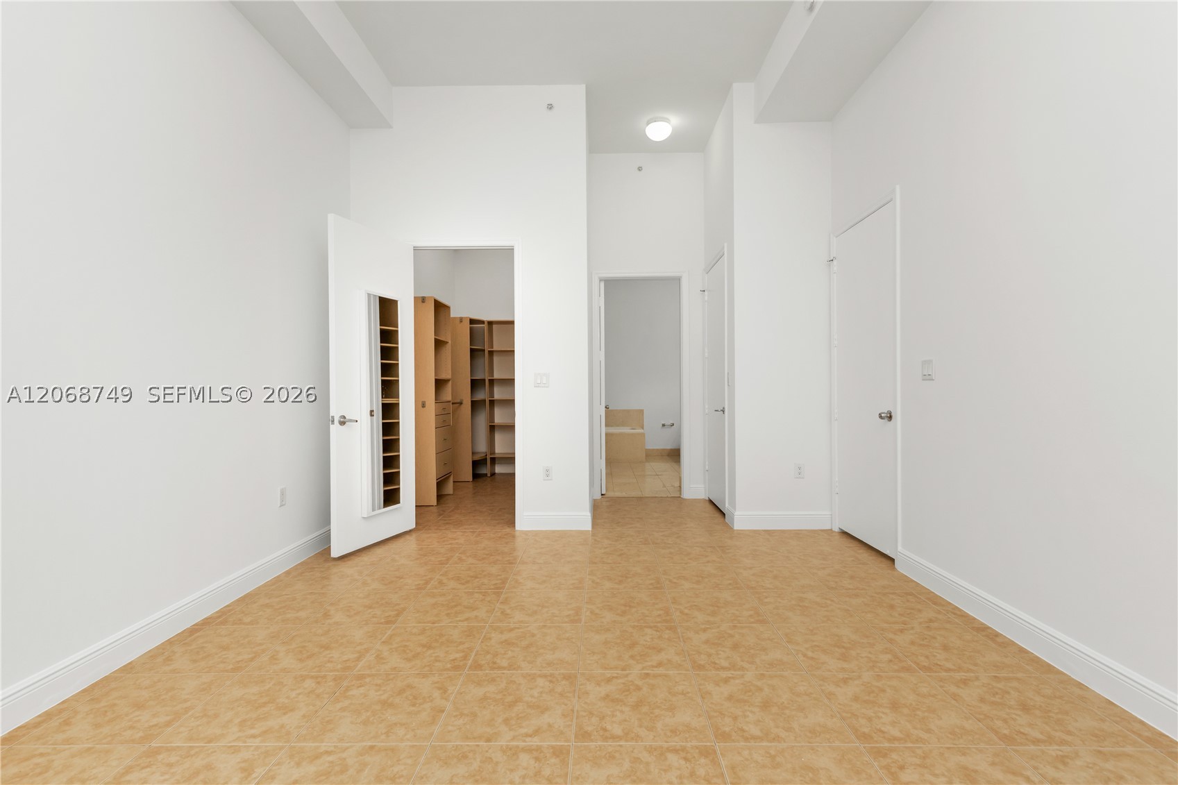 19900 E Country Club Dr #104, Aventura FL 33180