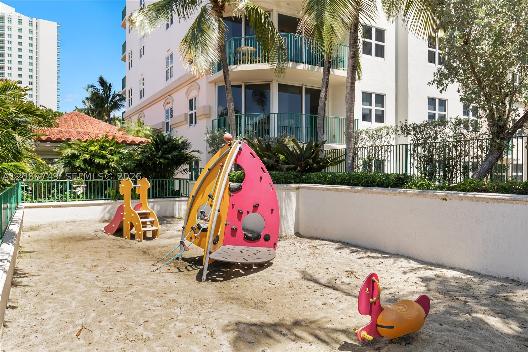 19900 E Country Club Dr #104, Aventura FL 33180