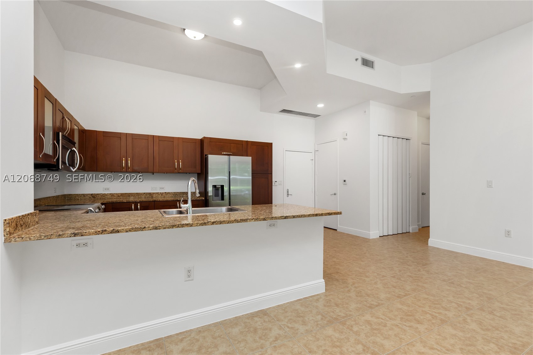 19900 E Country Club Dr #104, Aventura FL 33180