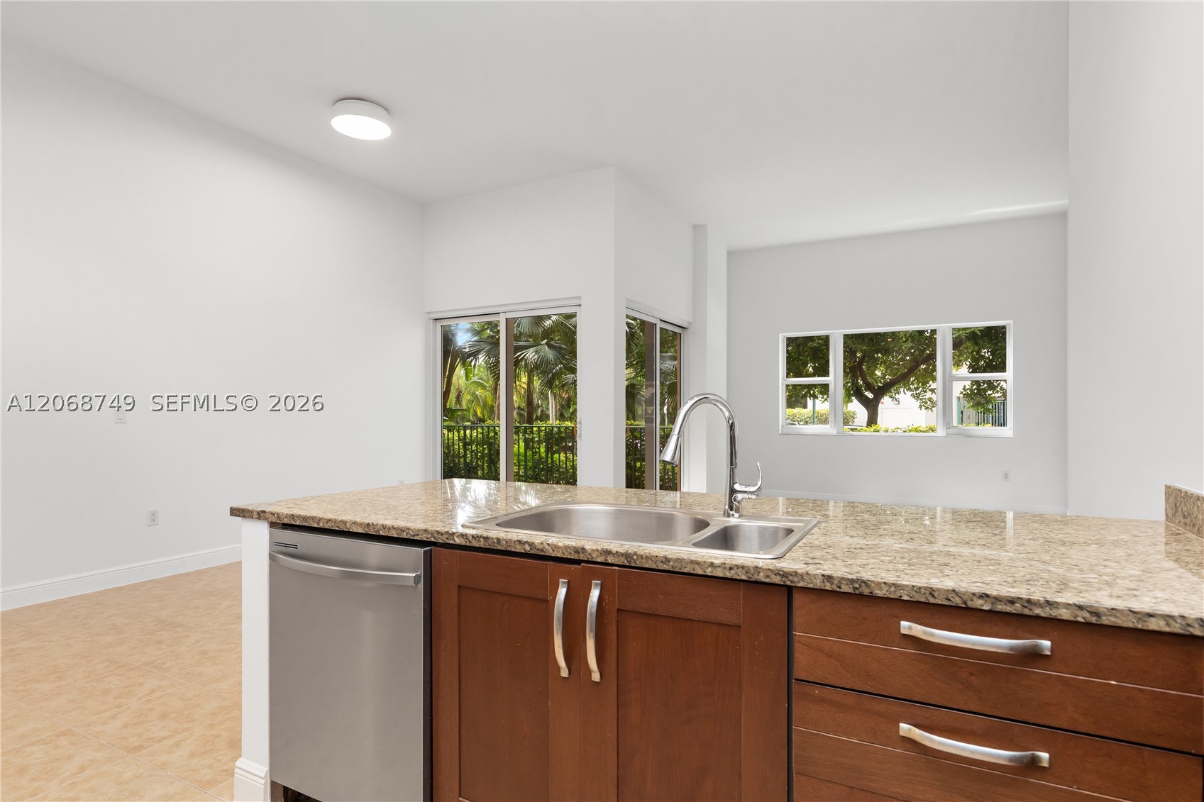 19900 E Country Club Dr #104, Aventura FL 33180